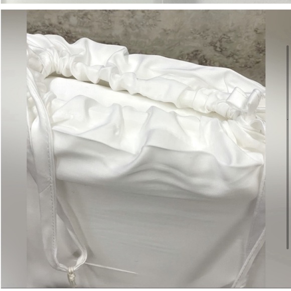 Ettitude Bamboo Lyocell Sheet Set - White (KING) - Picture 4 of 7